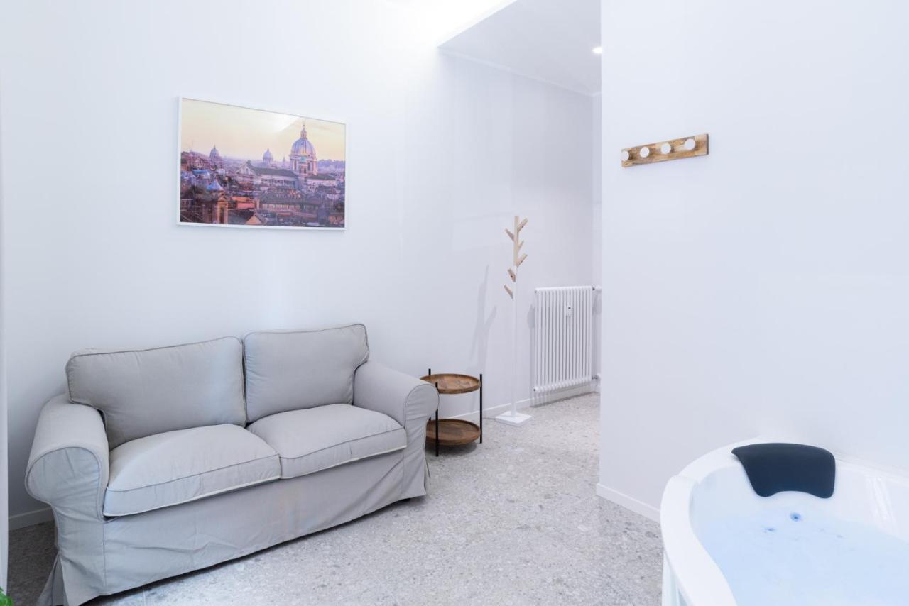 White Home Suite And Rooms Rome Luaran gambar